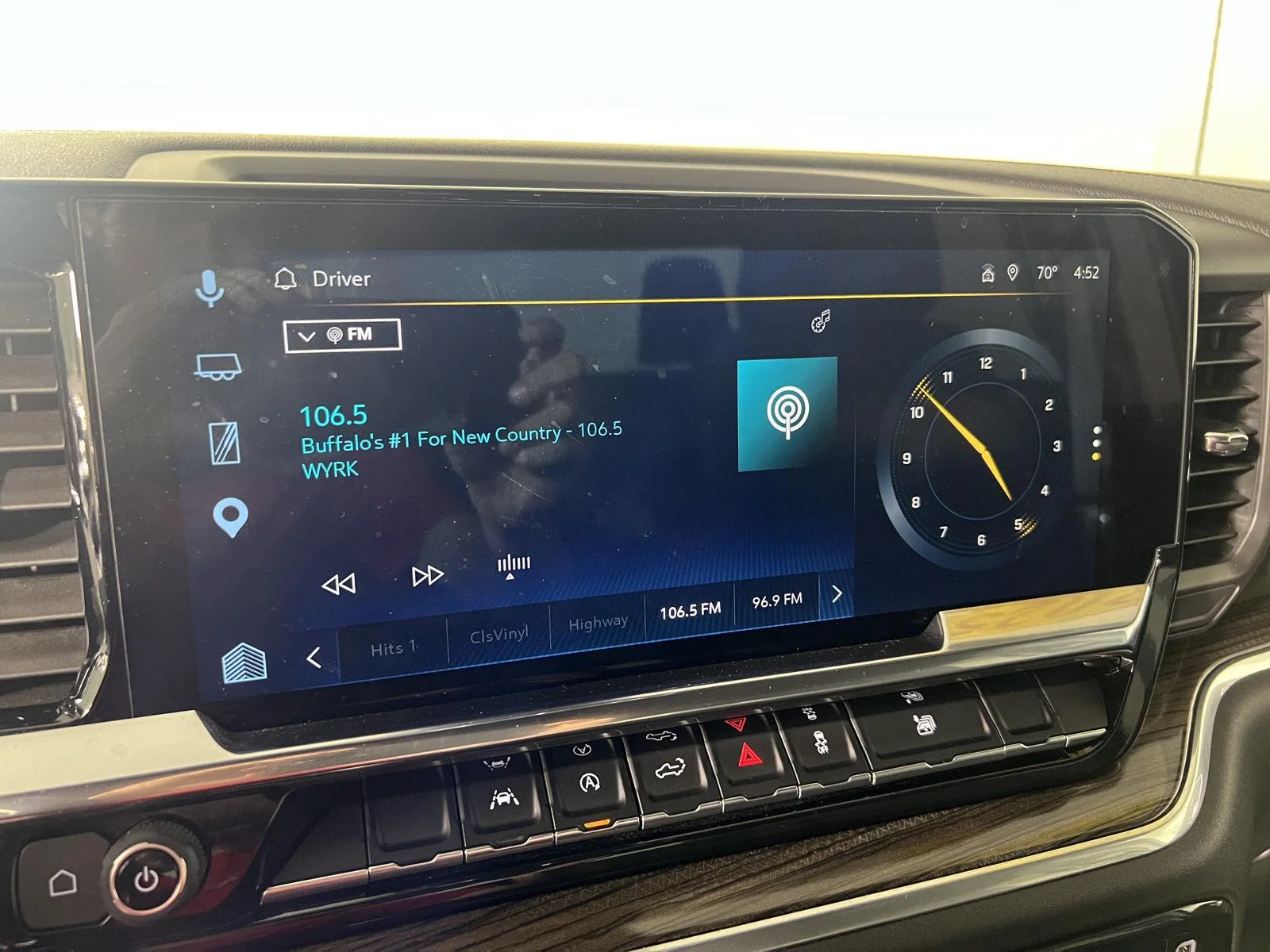 Used 2025 Black Chevrolet LT image 7