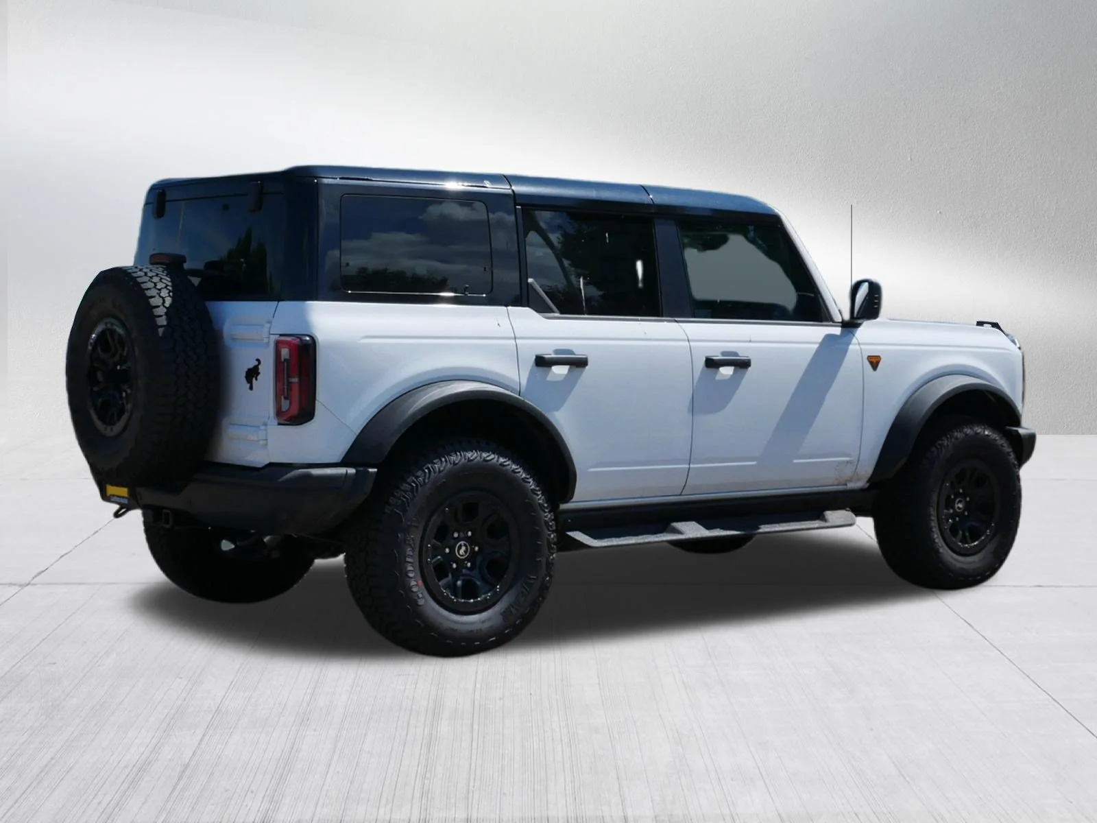 New 2026 Oxford White Ford Badlands image 7