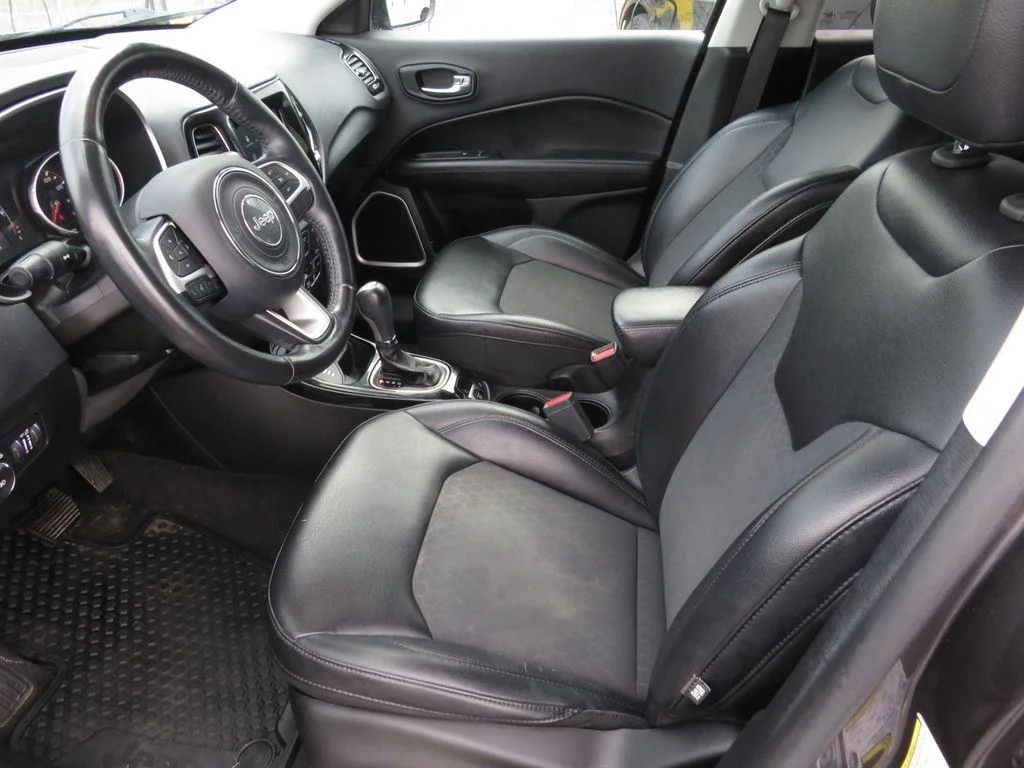 Used 2019 Granite Crystal Metallic Clear Jeep Altitude image 20