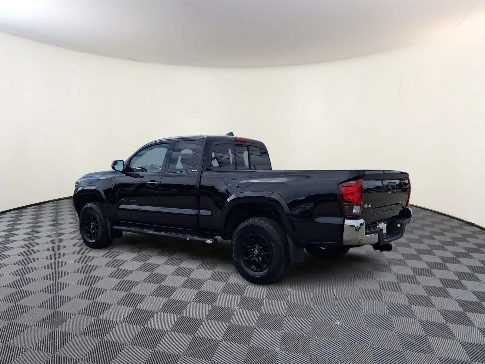 Certified Used 2021 Midnight Black Metallic Toyota SR5 image 7