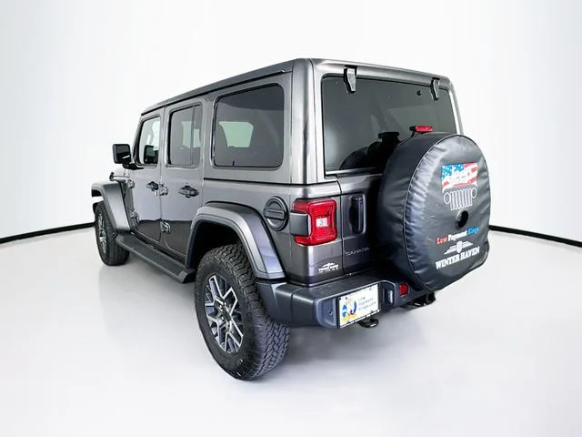 New 2025 Granite Crystal Metallic Clear-Coat Exterior Paint Jeep Sahara image 5