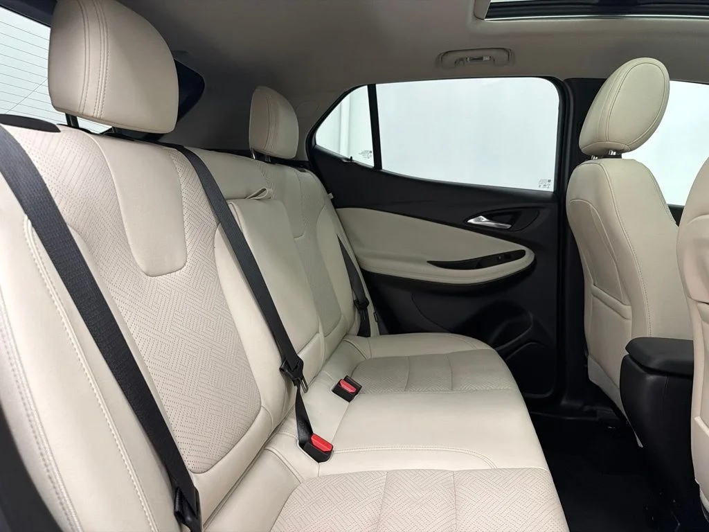Used 2020 White Buick Essence image 31