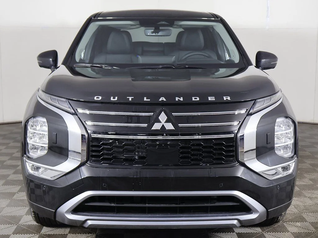 New 2026 Black Mitsubishi SE image 12