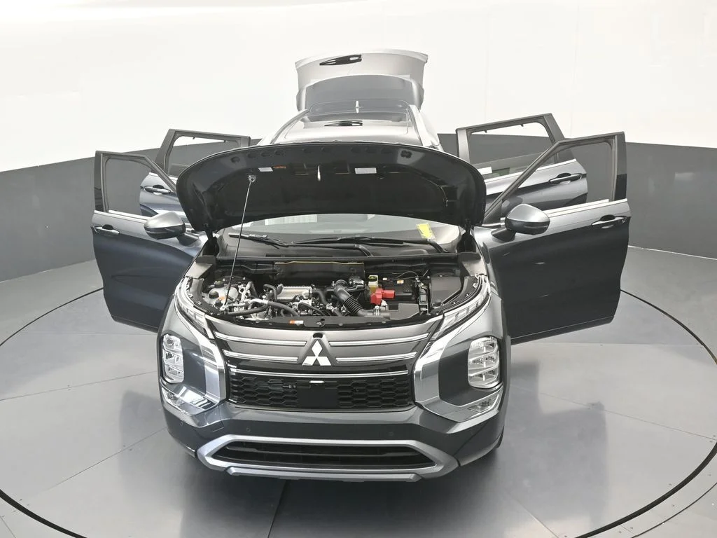 New 2026 Gray Mitsubishi SEL image 71