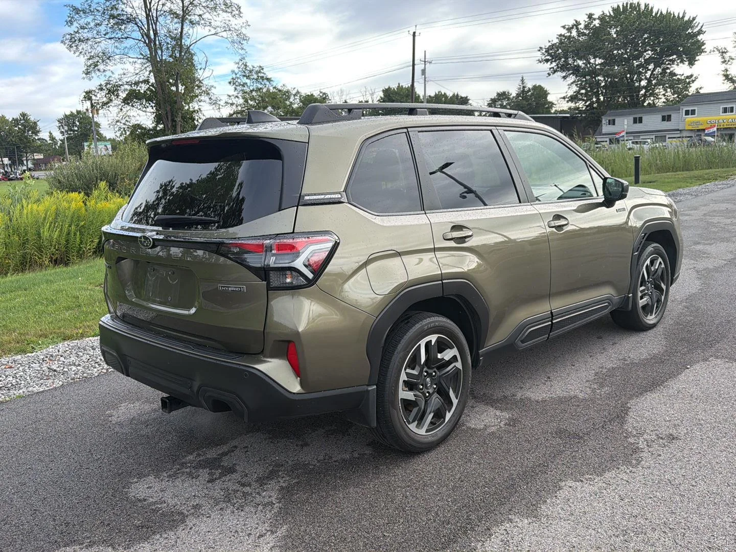 Used 2025 Autumn Green Metallic Subaru Limited Hybrid image 4