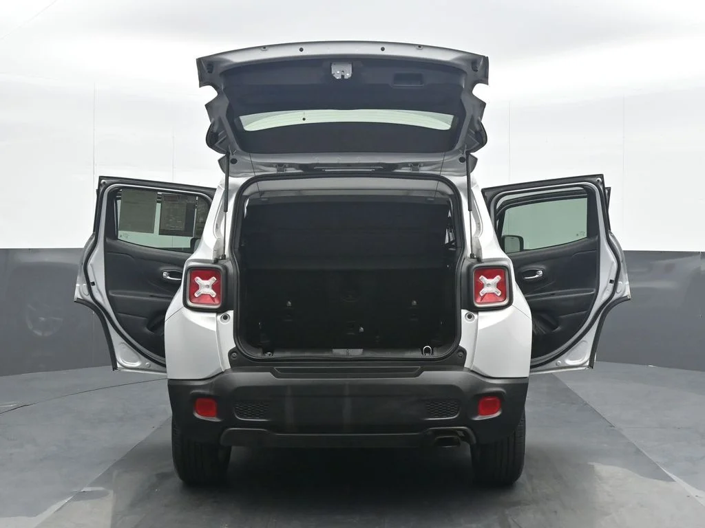 Used 2021 Silver Jeep Limited image 34