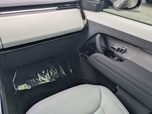 Used 2024 Gray Land Rover Dynamic SE image 17