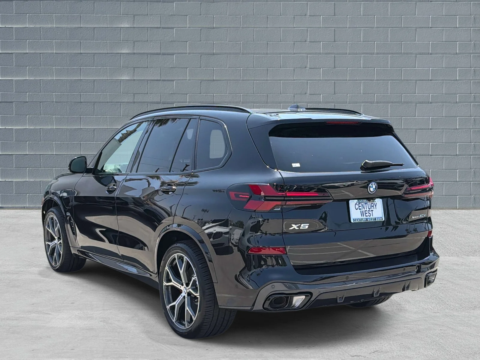 New 2026 Black Sapphire Metallic BMW xDrive50e Plug-In Hybrid image 5