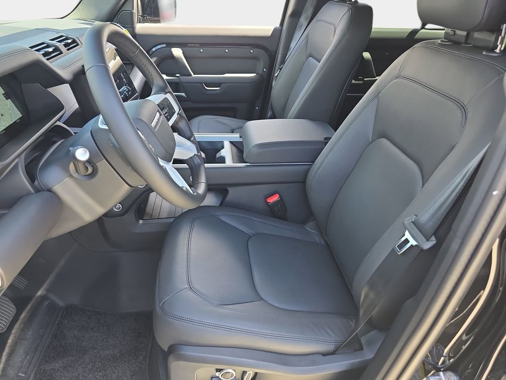New 2026 Santorini Black Land Rover S image 16
