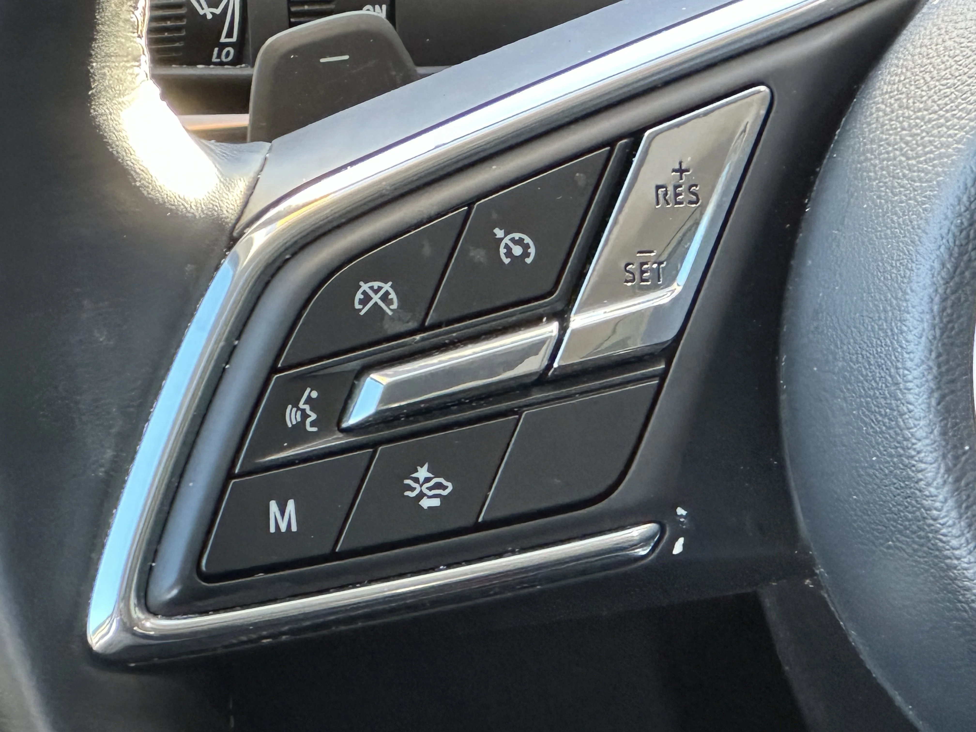 Certified Used 2024 Black Buick Avenir image 13