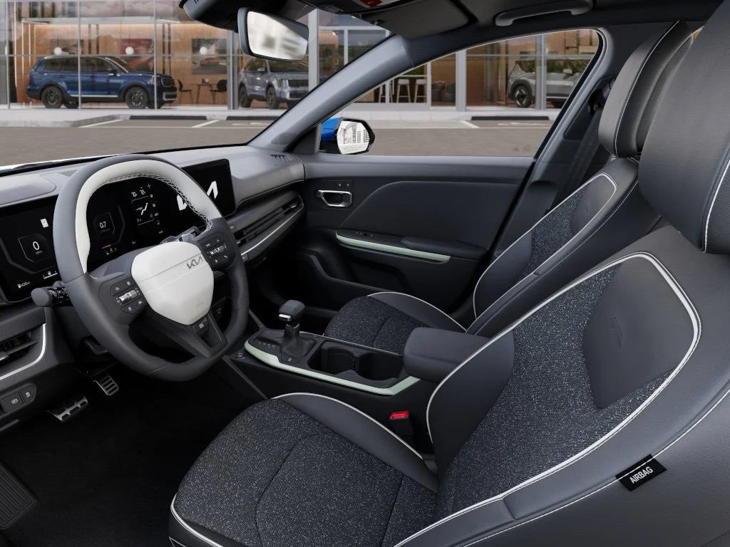 2025 Kia K4 GT-Line - Photo 17