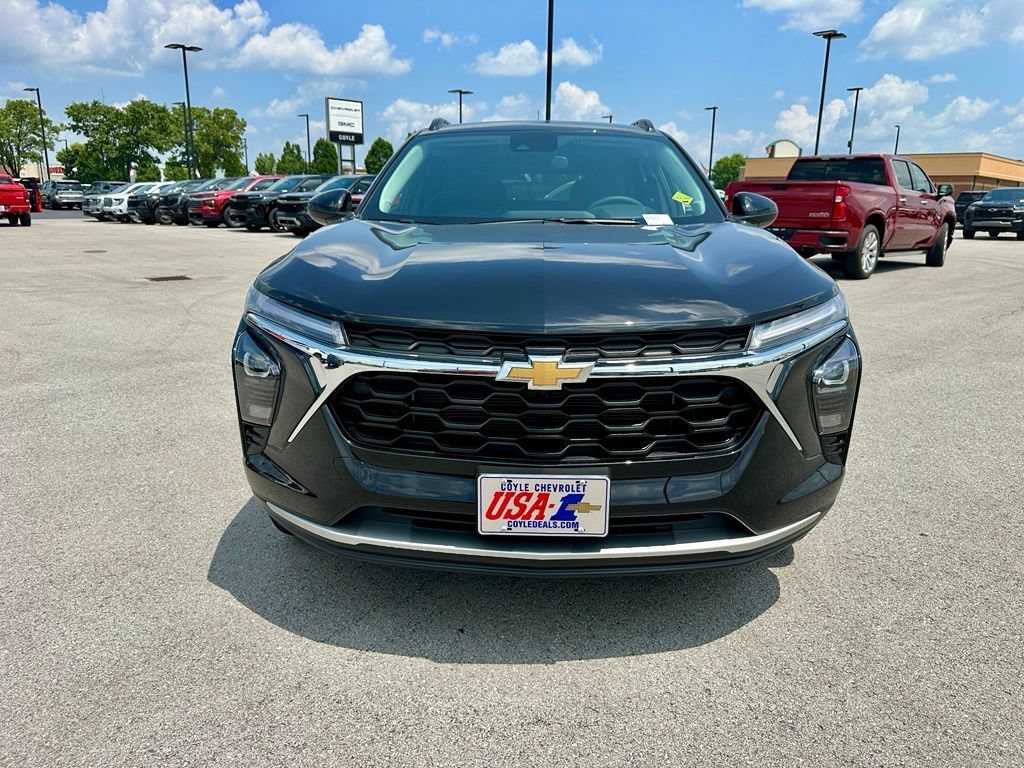 New 2026 Mosaic Black Metallic Chevrolet LT image 9