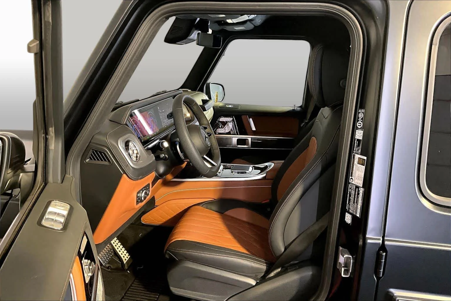 New 2027 MANUFAKTUR Night Black Magno Mercedes-Benz G 580e image 13