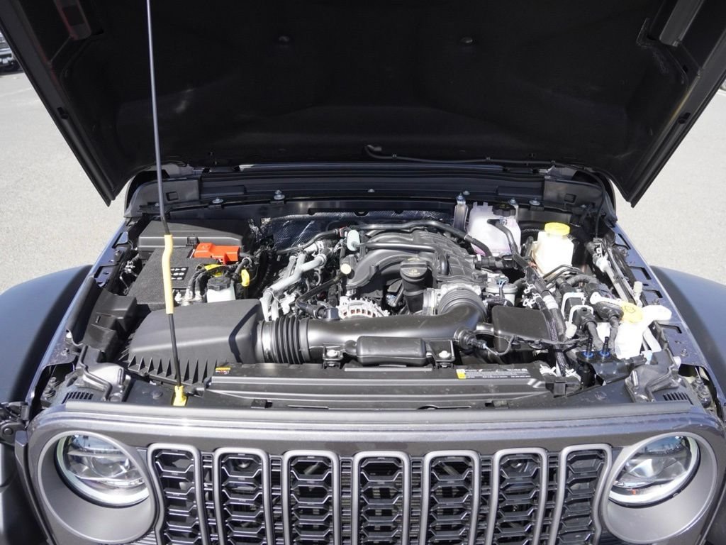 New 2026 Granite Crystal Metallic Clear-Coat Exterior Paint Jeep Mojave image 26