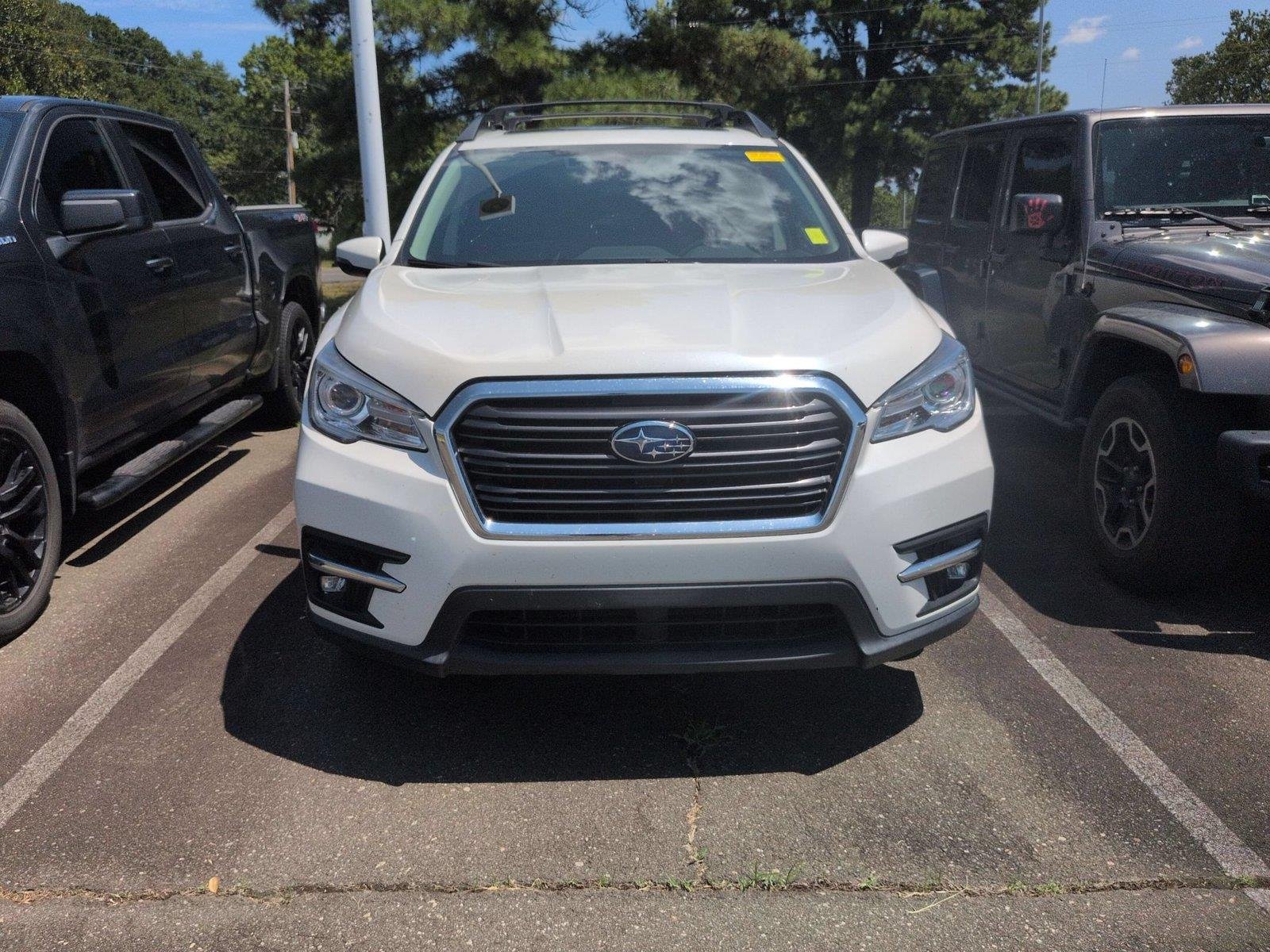 Used 2020 Crystal White Pearl Subaru Limited image 3