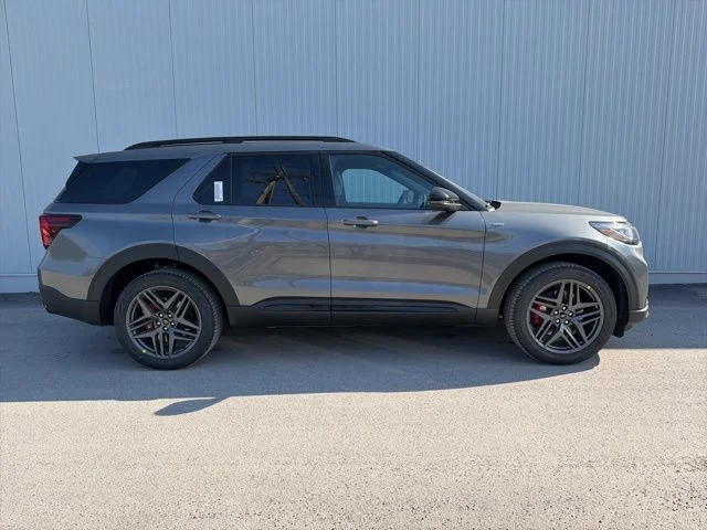 New 2026 Carbonized Gray Metallic Ford ST-Line image 17