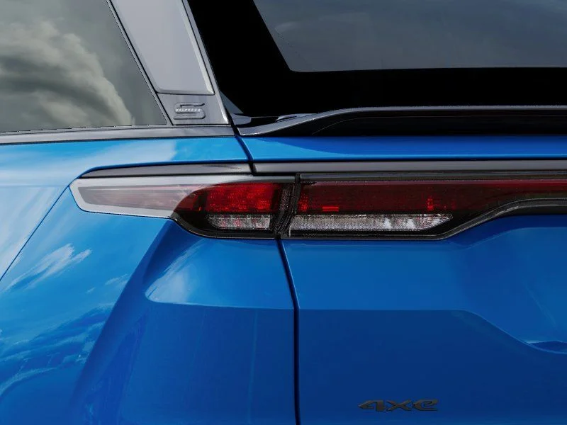 New 2025 Hydro Blue Pearl-Coat Exterior Paint Jeep Limited image 9