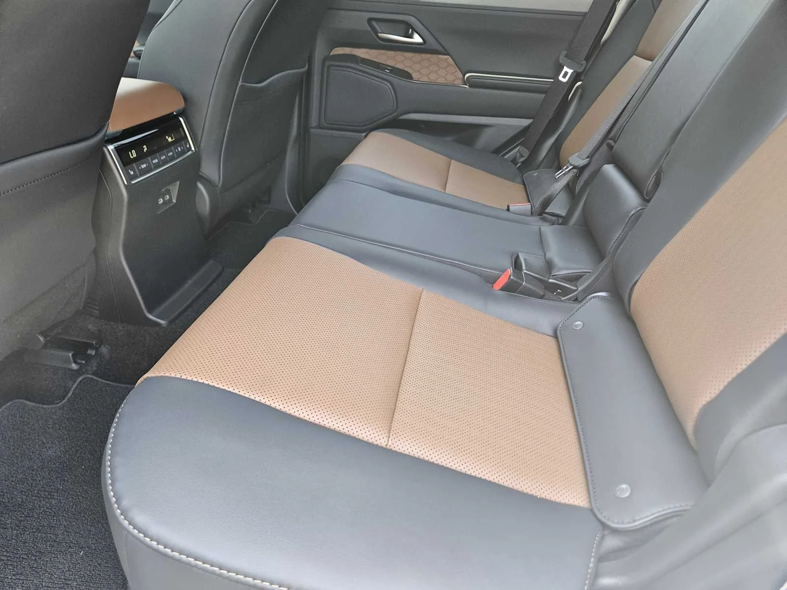 Certified Used 2026 EMINENT WHITE PEARL Lexus Premium+ image 21