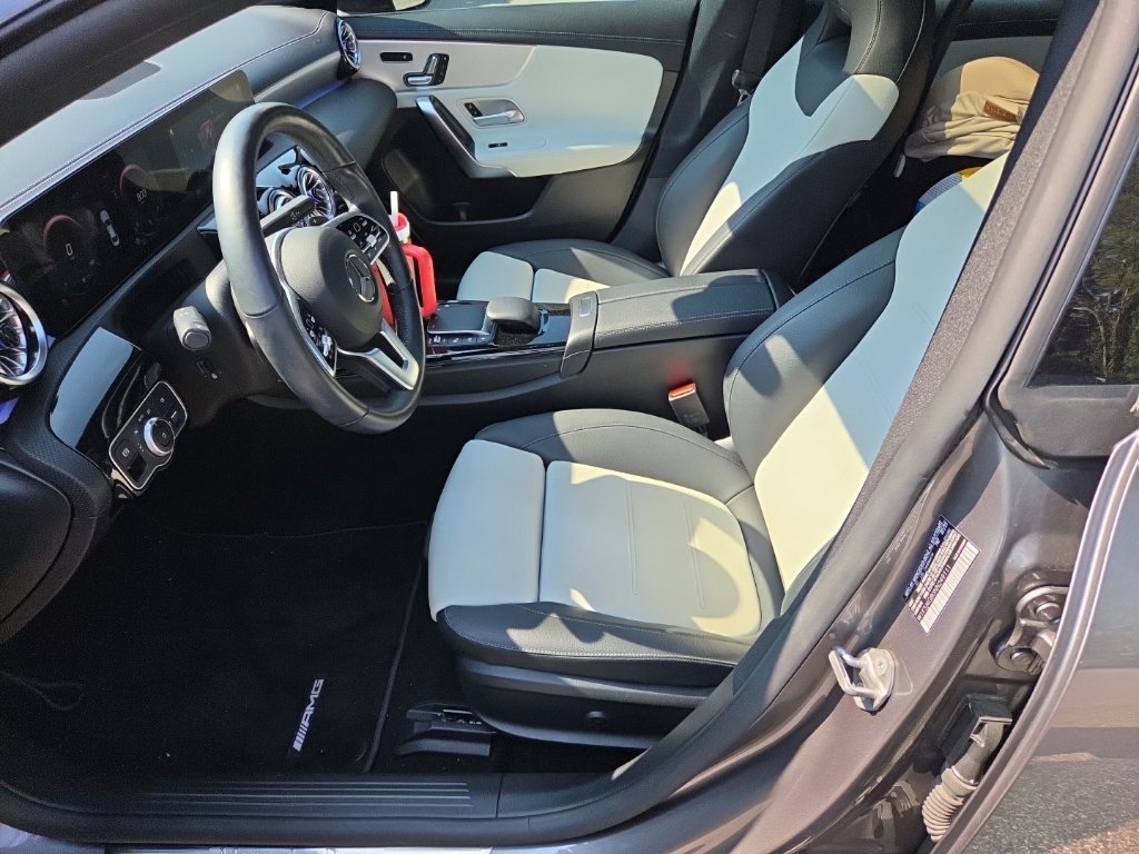 Certified Used 2022  Mercedes-Benz CLA 250 image 4