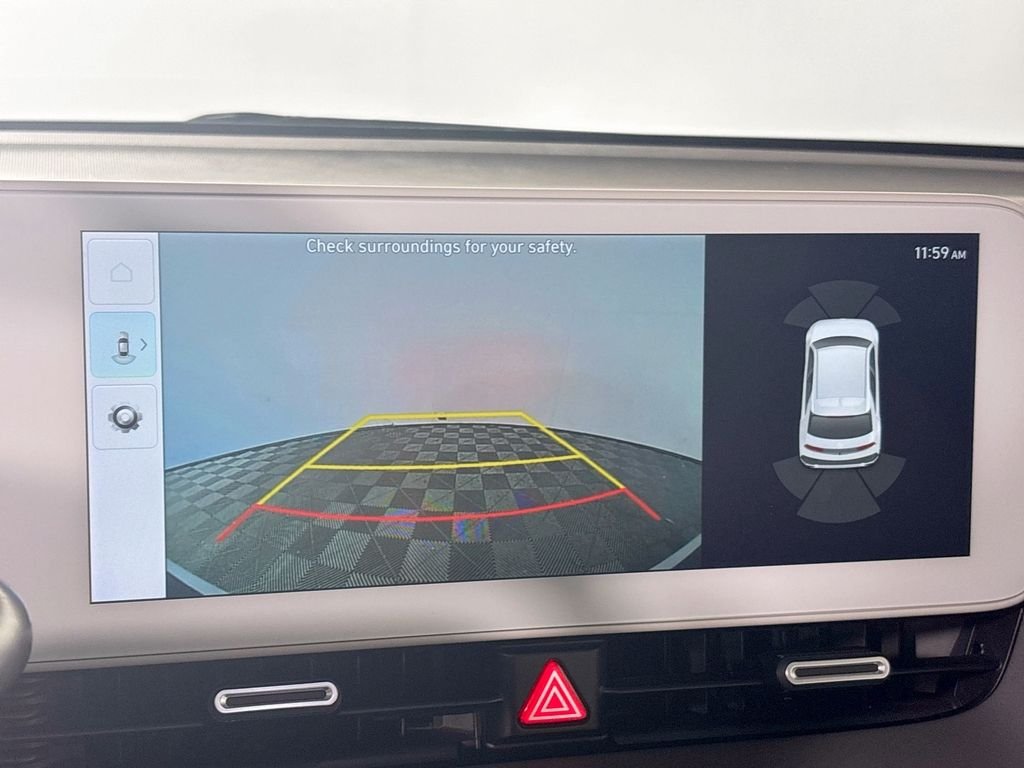 Used 2023 White Hyundai SEL image 17