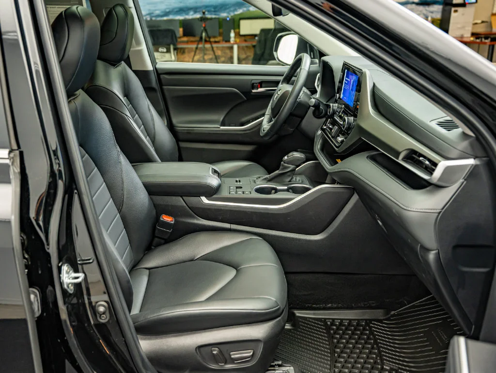 Used 2024 Black Toyota XLE image 24