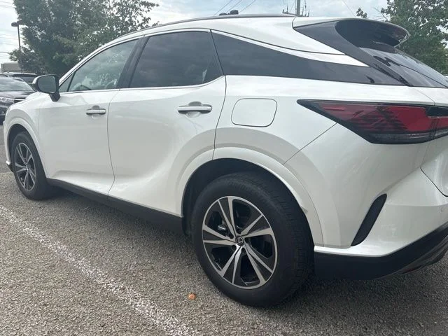 Used 2025 White Lexus 350 Premium image 3
