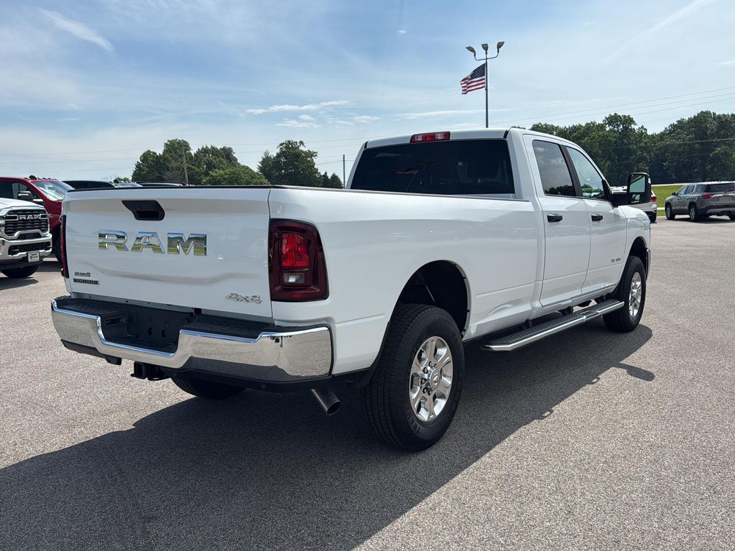 New 2026 Bright White Clear-Coat Exterior Paint RAM Big Horn image 18