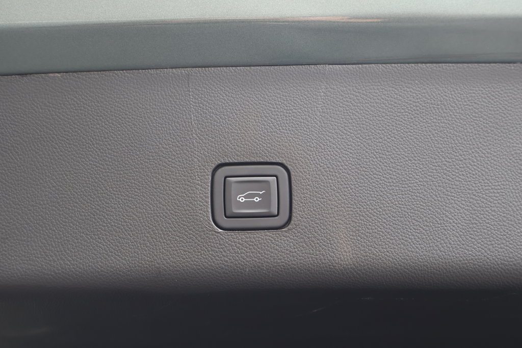 Used 2023  Chevrolet LT image 52