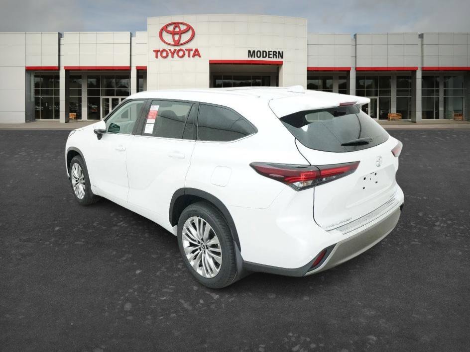 New 2026 Wind Chill Pearl Toyota Hybrid Platinum image 18