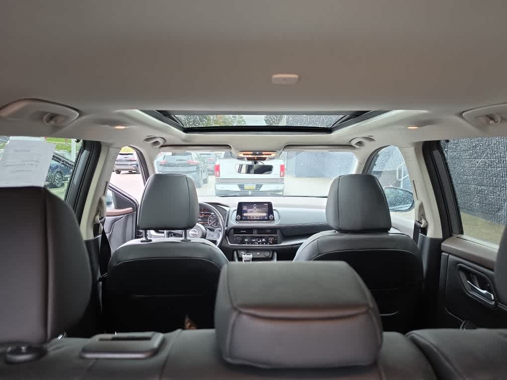 Used 2023 Gun Metallic Nissan SV image 21
