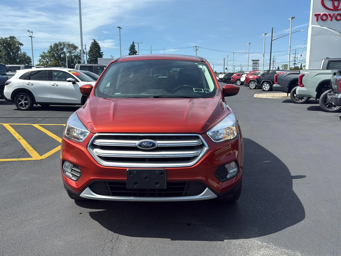 Used 2019 Sedona Orange Ford SE image 8