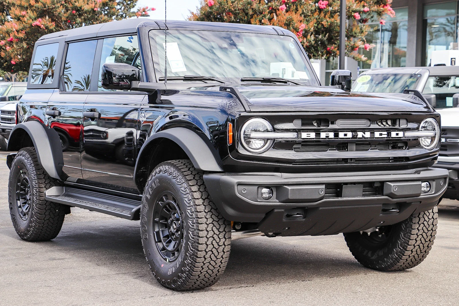 New 2026 Shadow Black Ford Outer Banks® image 3
