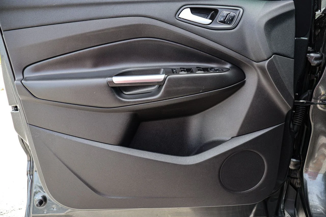 Used 2018 Magnetic Ford Titanium image 12
