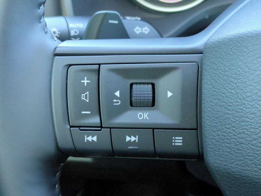 New 2026 Everest White Pearl TriCoat Nissan Dark Armor™ image 22