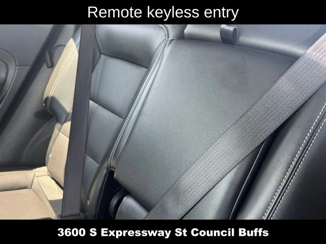 Used 2023 Silver GMC SLT image 18