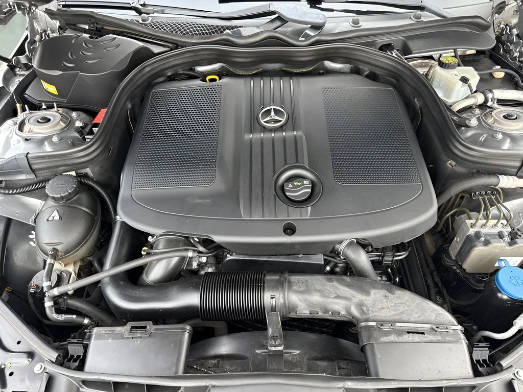 Used 2014  Mercedes-Benz E 250 image 34