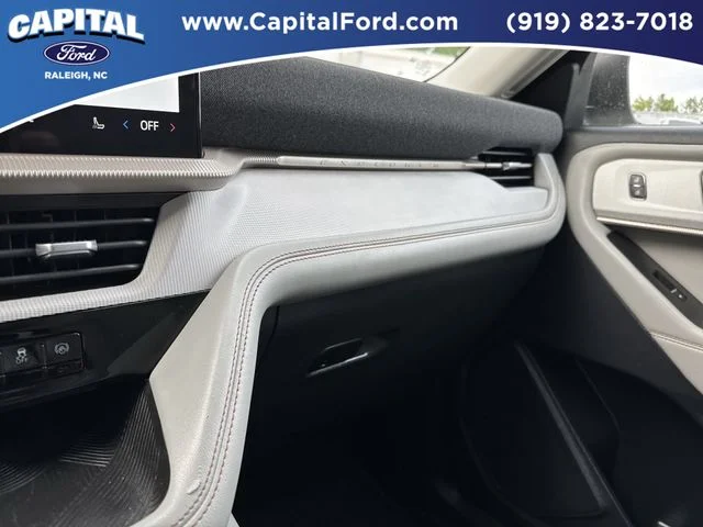 Used 2025 White Ford Active image 26