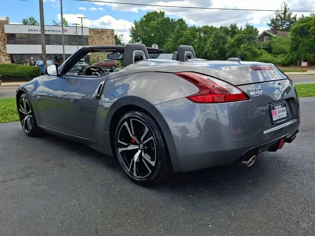 Used 2019 Gray Nissan  image 5