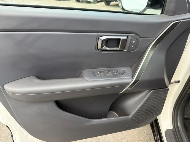 New 2027 White Kia X-Line S image 17