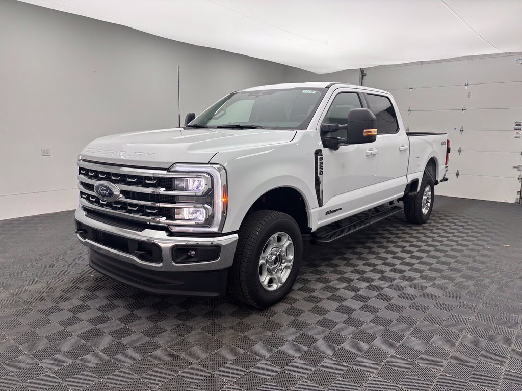 New 2026 White Ford XLT image 2