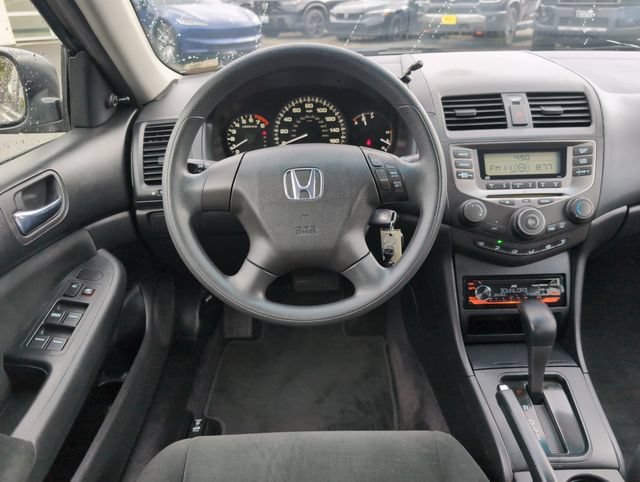 Used 2007 Alabaster Silver Metallic Honda VP image 19