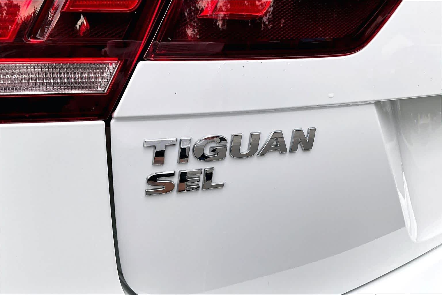 Used 2019 Pure White Volkswagen SEL R-Line Black image 10