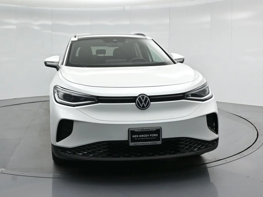 Used 2024 White Volkswagen S image 52
