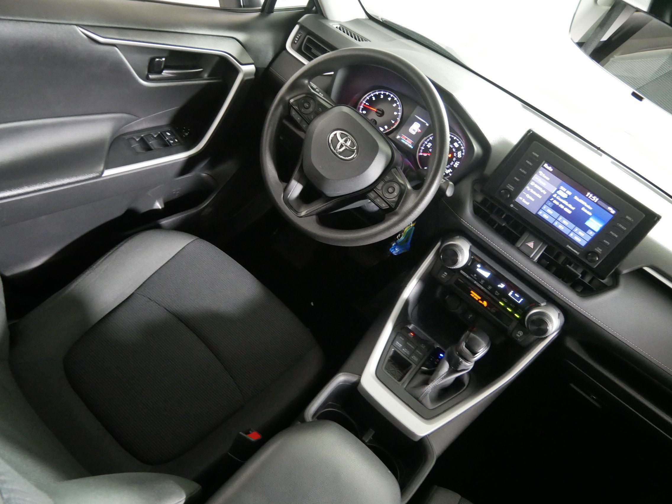 Used 2022 Gray Toyota LE image 9