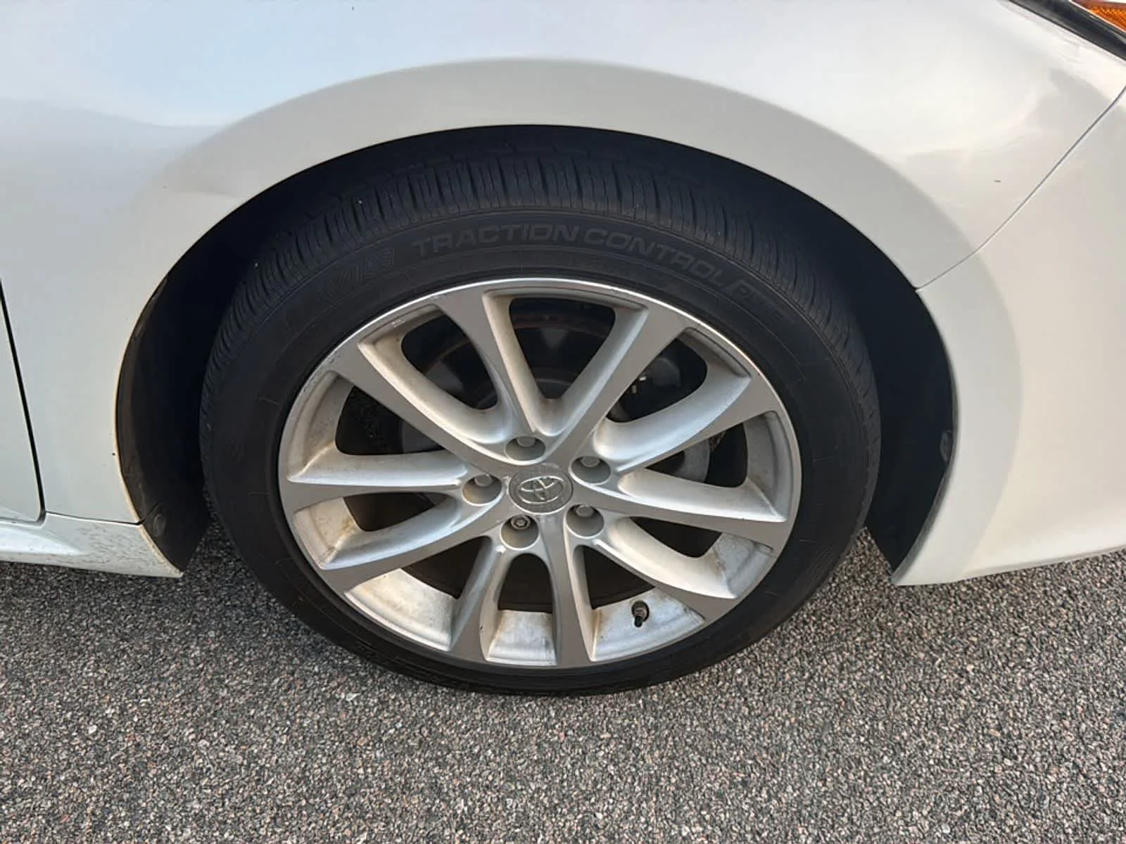 Used 2014 Blizzard Pearl Toyota Limited image 21