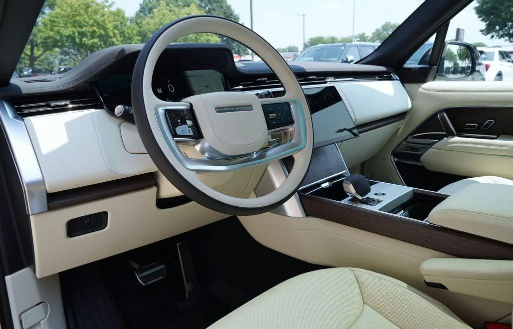 New 2026 Batumi Gold Land Rover SE image 14