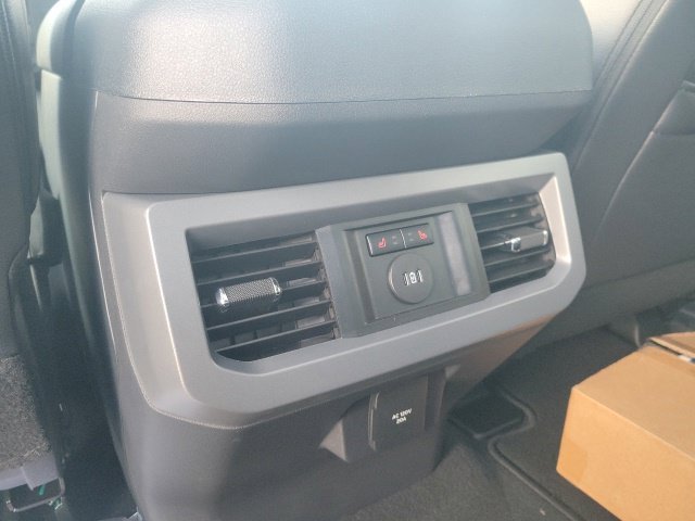 New 2027 Gray Metallic Ford Lariat image 5