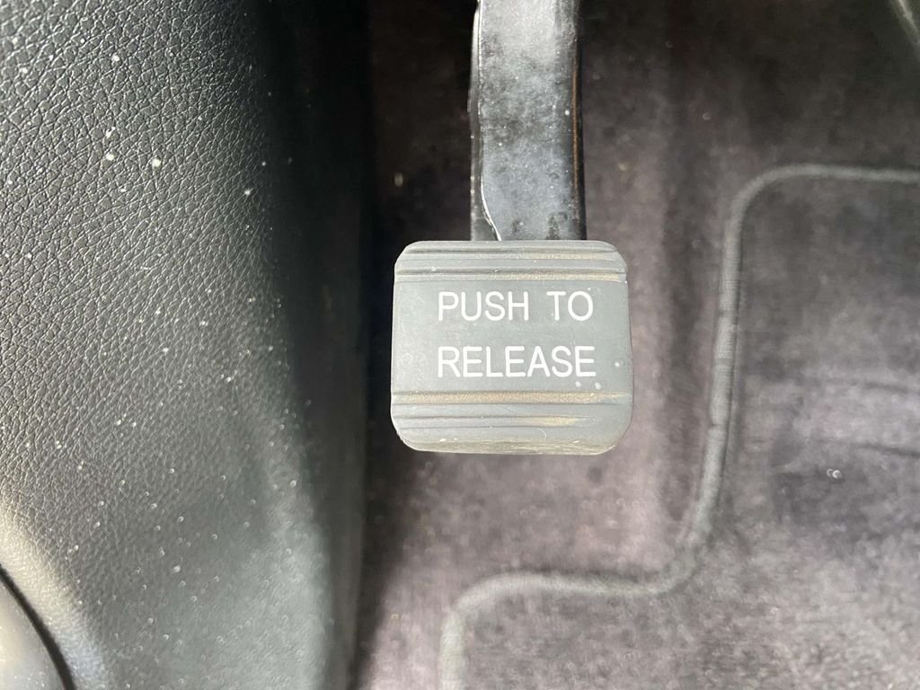 Used 2017 Black Jeep Laredo image 26