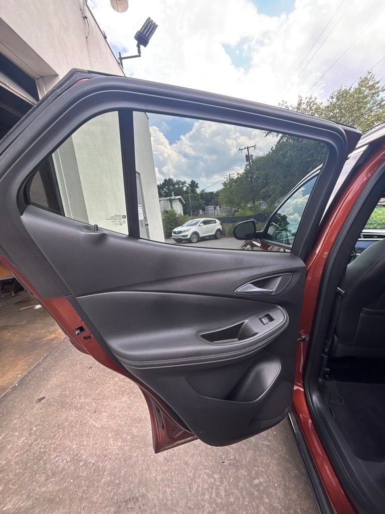 Used 2020 Brown Buick Essence image 16