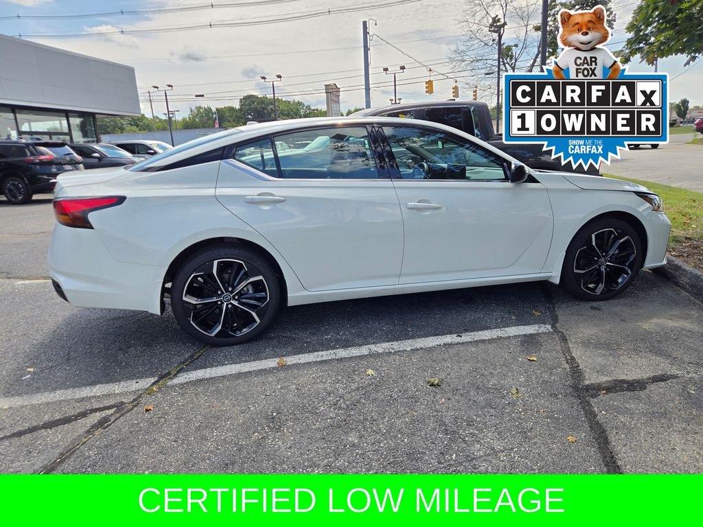 Used 2025 White Nissan 2.5 SR image 12